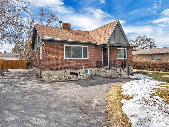 2nd image of 1816 E Bosham Ln