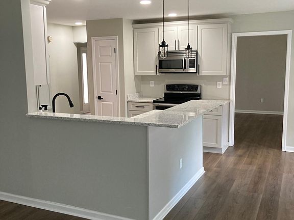 4th image of 3969 Forsythe Dr