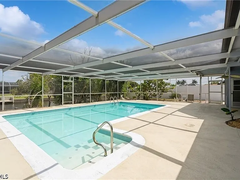 1453 Venetian Ct — Photo 37