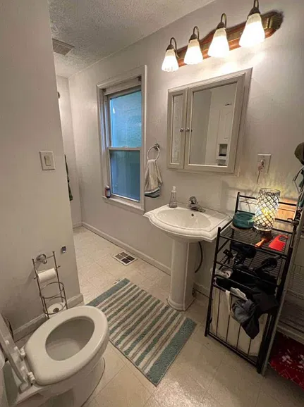 2 bed, 960 sqft, $1,700 — Photo 3
