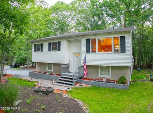 259 Wild Acres Dr, Dingmans Ferry, PA 18328