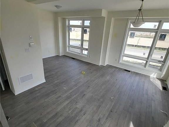 3rd image of 625 Fogal Rd