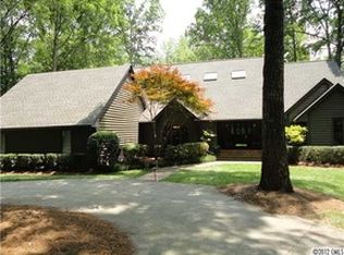 516 Auckland Ln, Matthews, NC 28104
