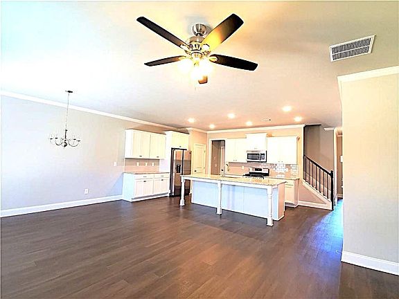 3rd image of 2708 Morgan Creek Dr