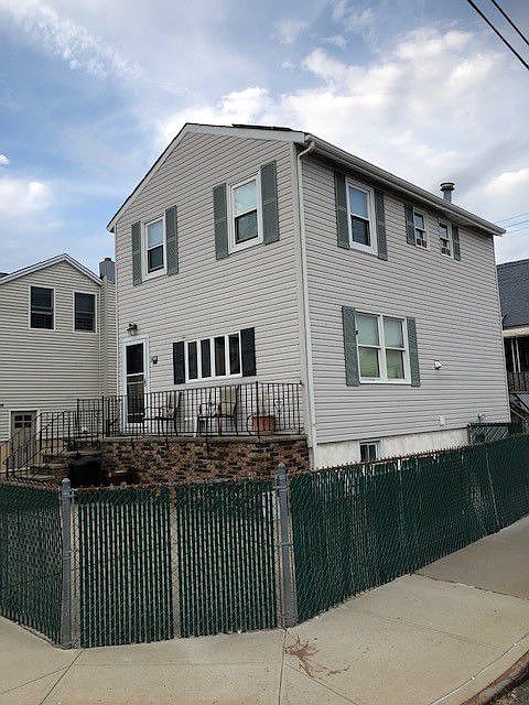 2nd image of 50 Celeste Ct