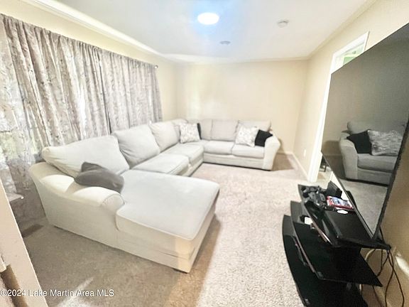 4th image of 272 Lorena Dr