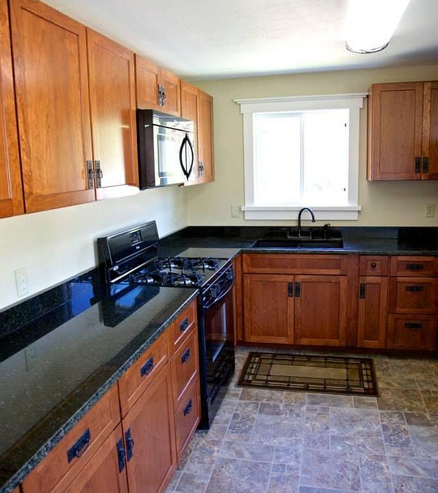 Gas stove, Lots of storage in custom cherry cabinets fully stocked kitchen with all kitchenware needed. This was an airbnb