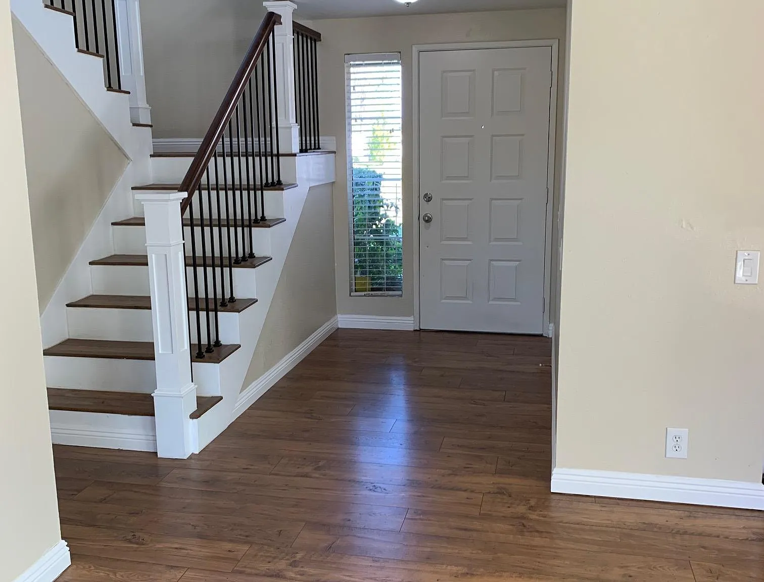 3 bed, 1291 sqft, $2,995 — Photo 2