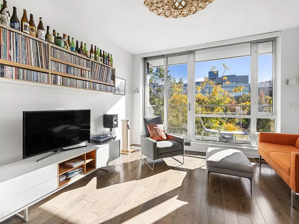 1135 45th Ave #3C, Long Island City, NY 11101