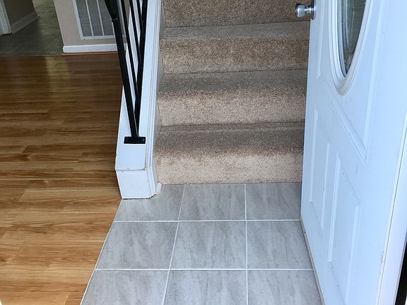 4th image of 210 Ash Hollow Dr