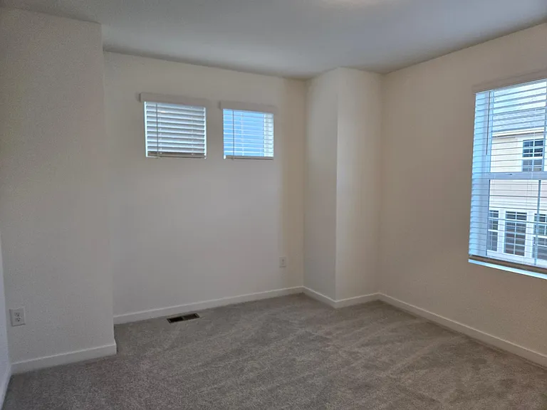 669 McGeal Pl — Photo 37