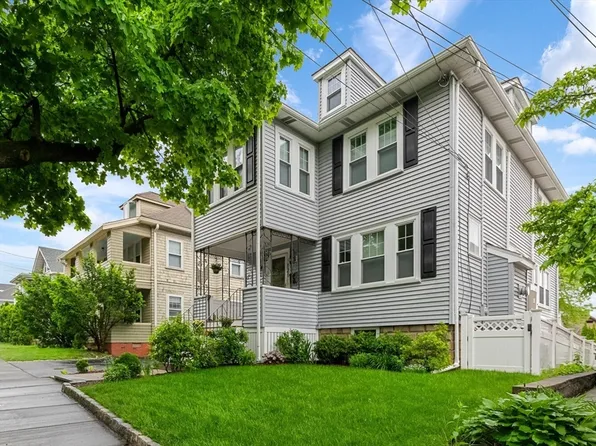 121 Lexington St, Watertown, MA 02472