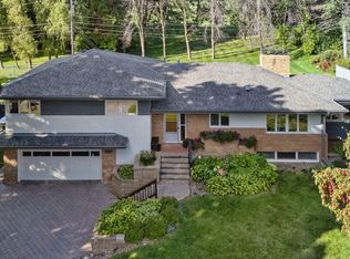 2167 Rosewood Ln N, Roseville, MN 55113