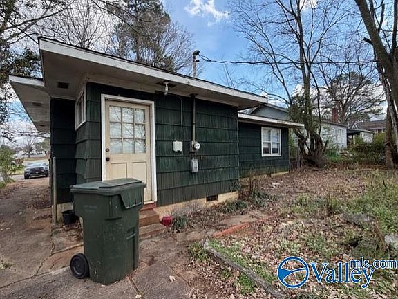 5th image of 1209 11th Ave SE