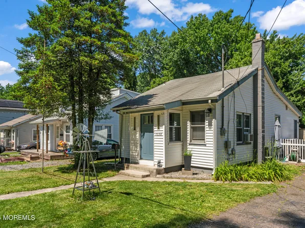 1038 Cook Avenue, Laurence Harbor, NJ 08879