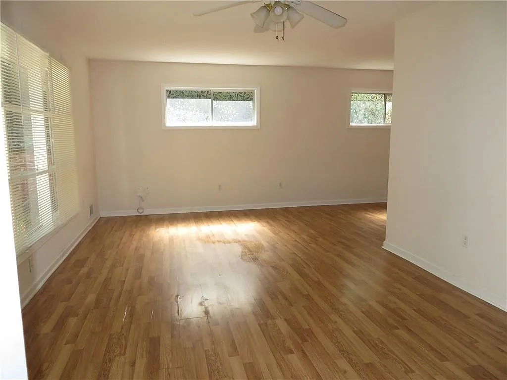 4 bed, 2.0 bath, 1998 sqft, $3,500 — Photo 4