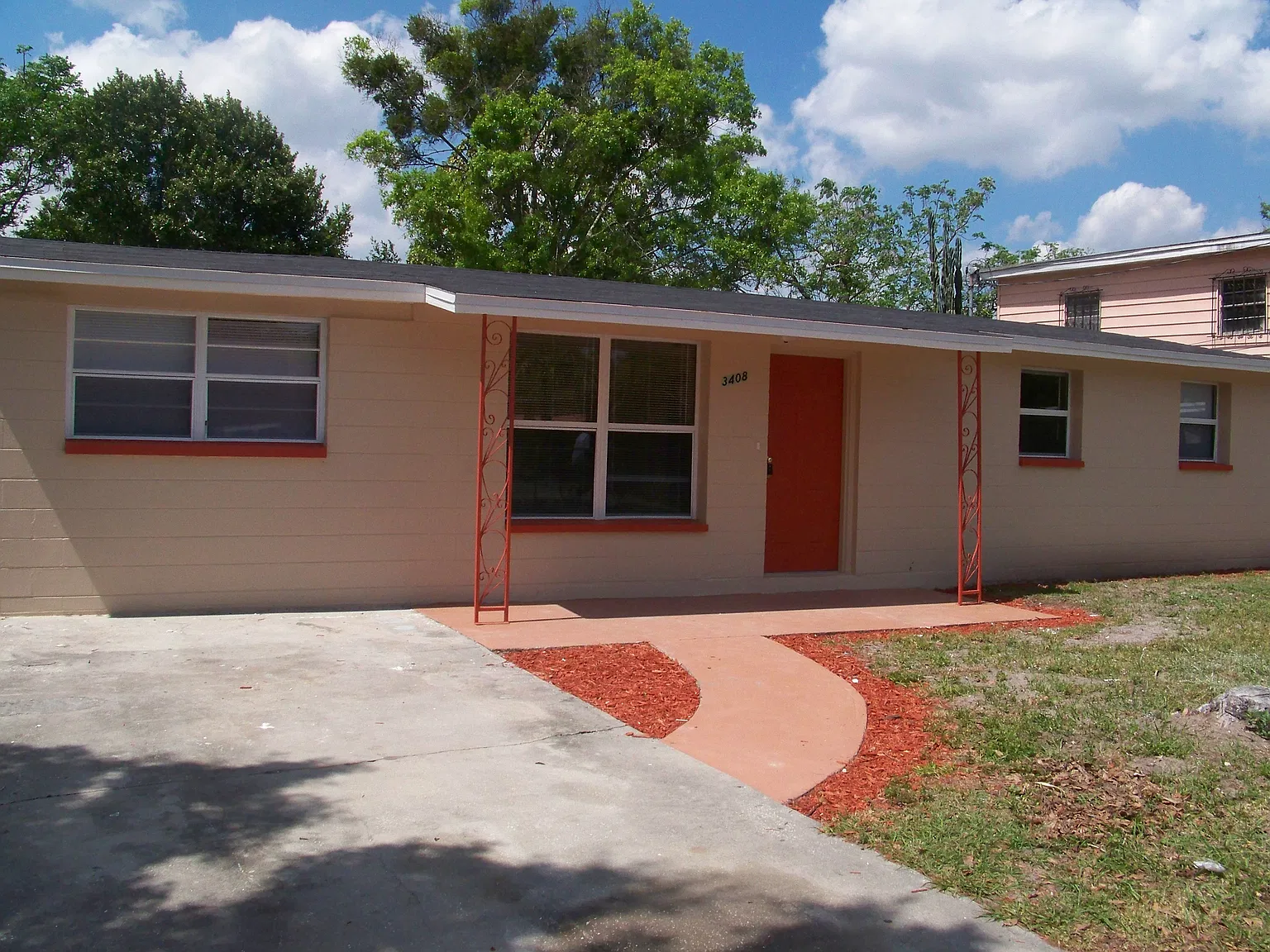 4/2 Home-Tampa, FL — Photo 1