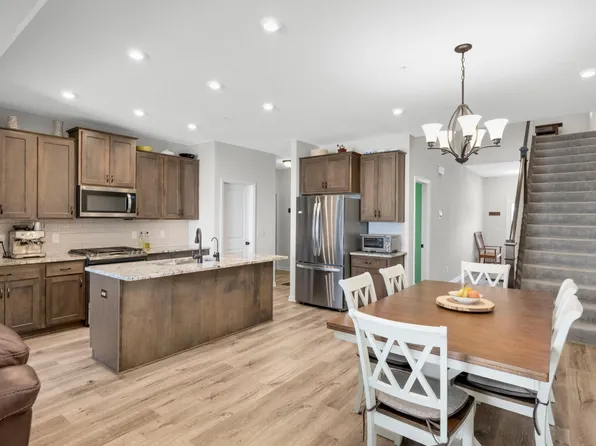 9678 65th St S, Cottage Grove, MN 55016