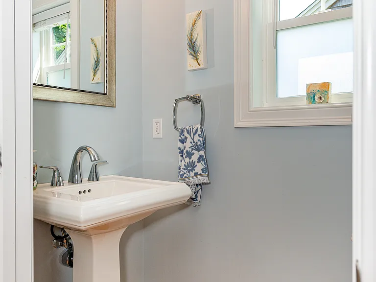19 Eustis Ave — Photo 9