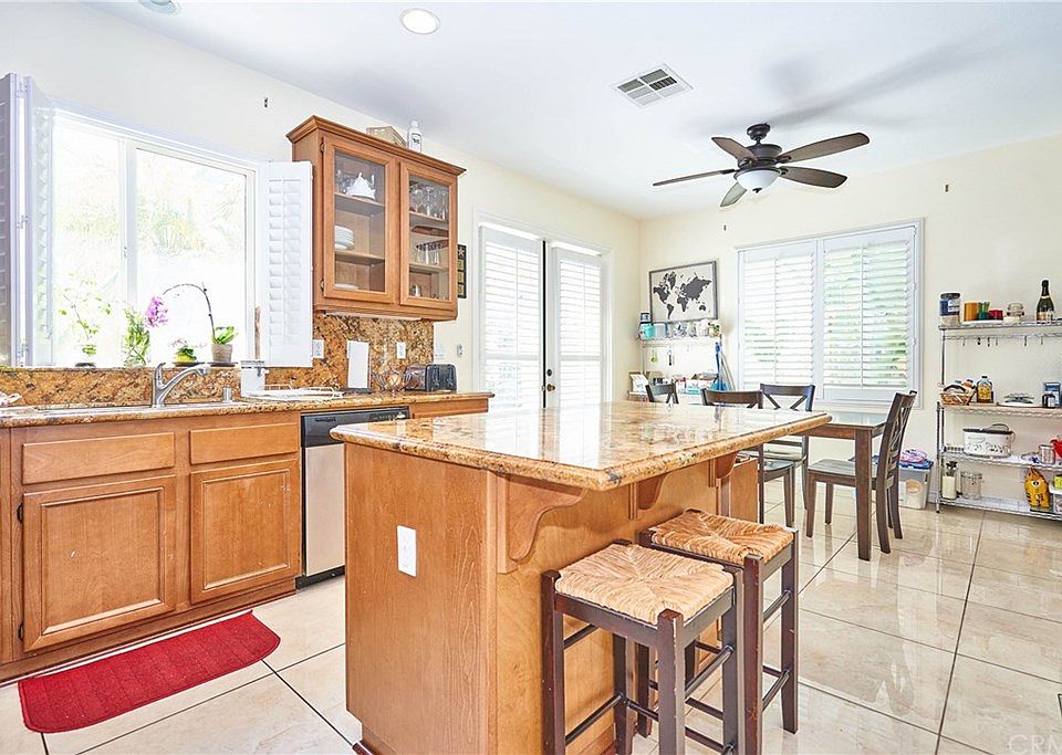 1st image of 1208 Valle Ct