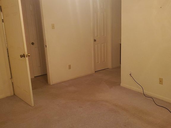 2nd image of 3017 Crossroads Dr