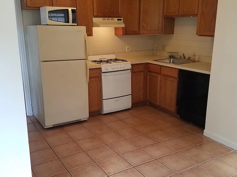 263 S 9th St #2-R — Photo 8