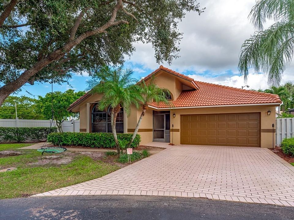 1st image of 225 Citrus Trl