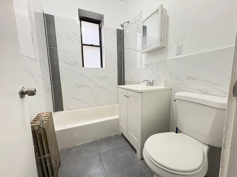 296 Wainwright St #A8 — Photo 5