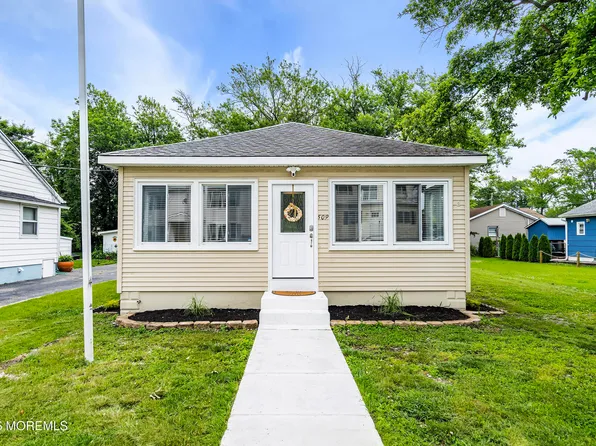 509 Monmouth Ave, Ocean Gate, NJ 08740