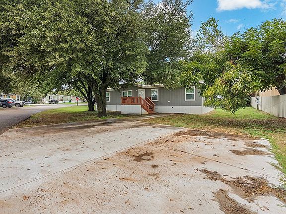 4th image of 424 N Broadway St Lot 401