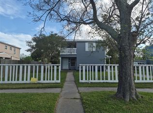 1135 5th Ave N, Texas City, TX 77590