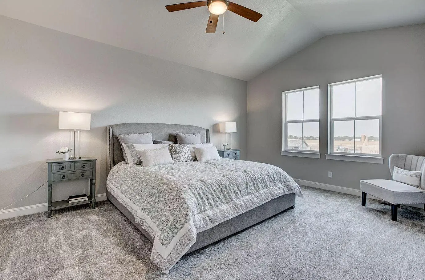 3 bed, 3.5 bath, 2367 sqft, $3,200 — Photo 4