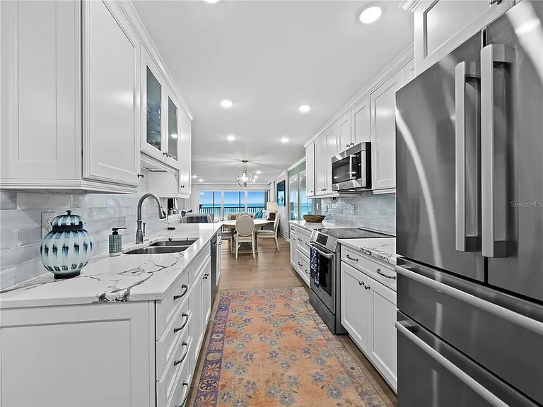 420 Beach Rd #502 — Photo 10