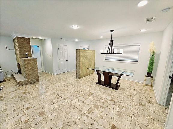 4th image of 1122 Highland Ave