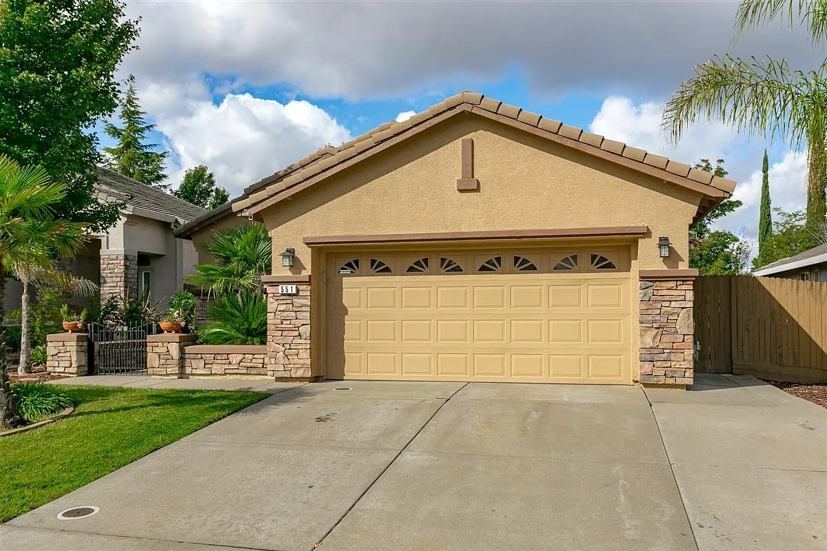 551 Hillswick Cir photo 1