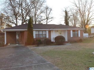 426 Oliver St, Glencoe, AL 35905