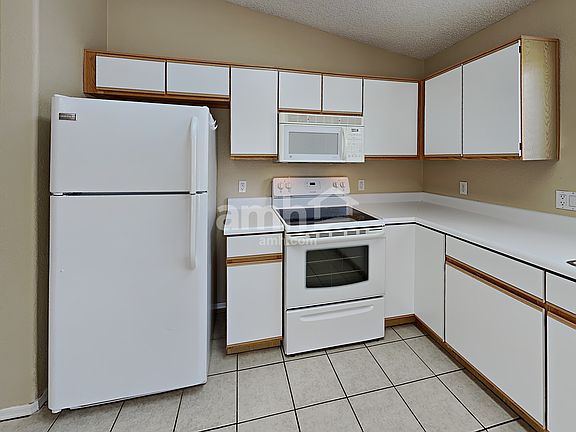 3rd image of 9050 E Glenmont Dr