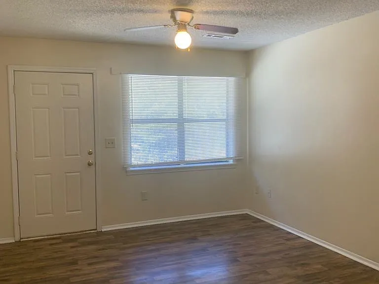 824 Charles C Frasier Blvd #C — Photo 2