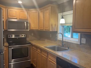 79 Oakwood St, Enfield, CT 06082