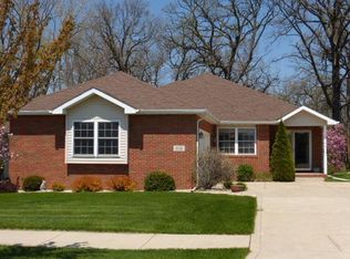 814 Clearwater Cv E, Crown Point, IN 46307