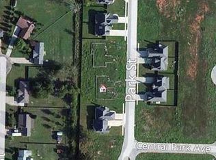 1600 Park St #L11, Lowell, AR 72745