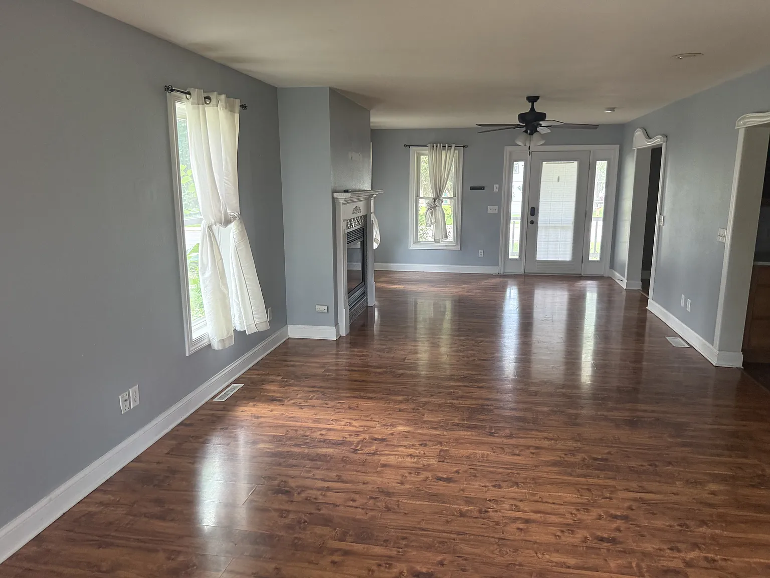 2 bed, 1000 sqft, $1,350 — Photo 3