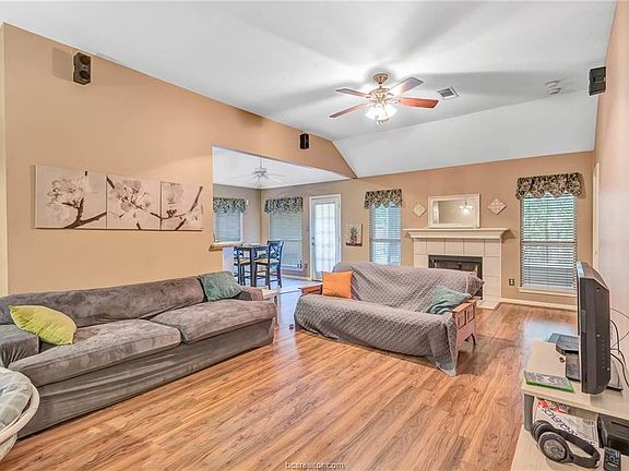 5th image of 1715 Beaver Pond Ct