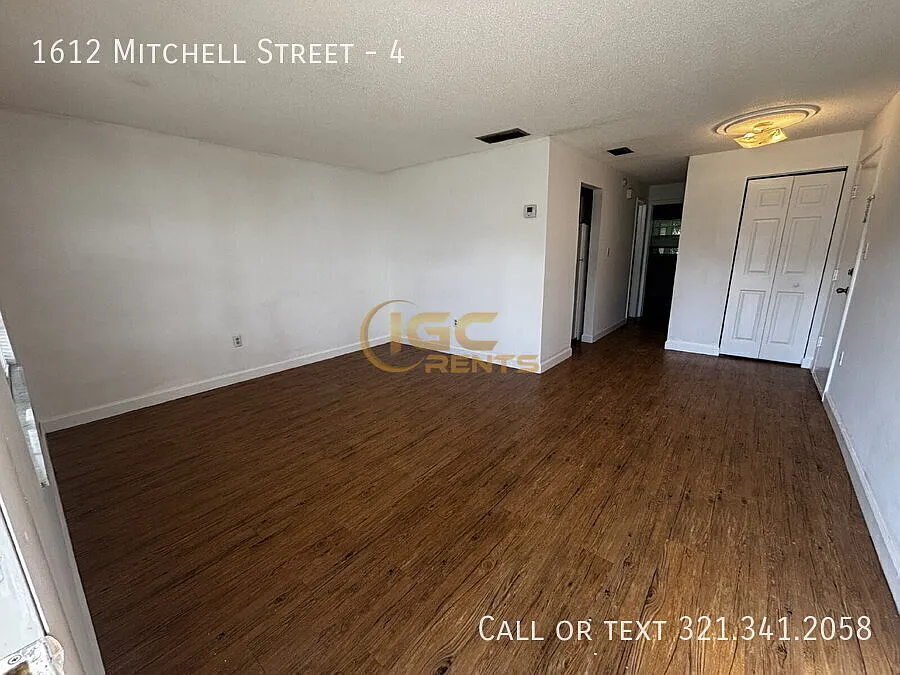Building Photo - 1612 Mitchell St #4