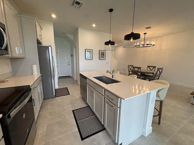 14083 SW Thorens Dr — Photo 6