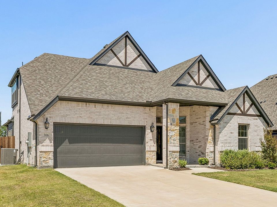 1st image of 306 Mercer Dr