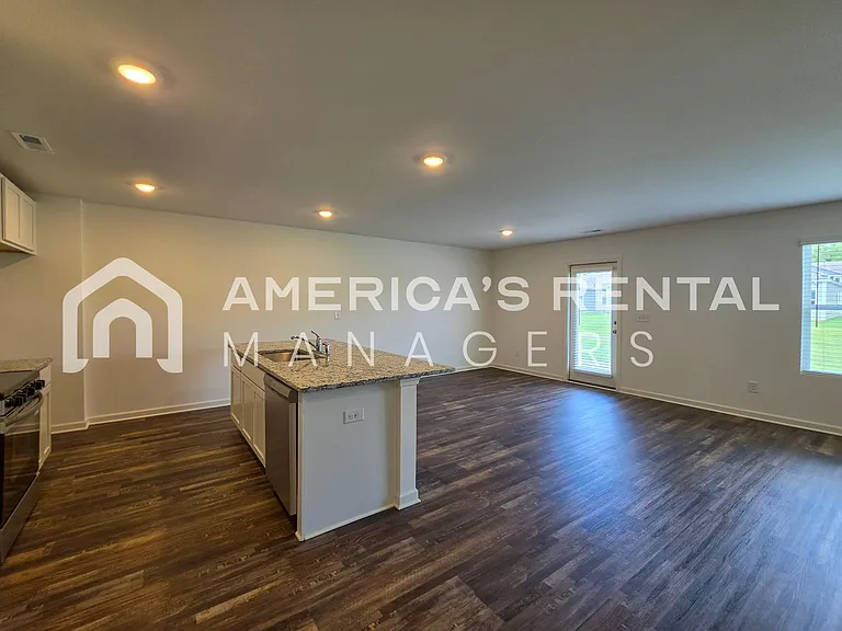 636 Wenonah Way — Photo 28