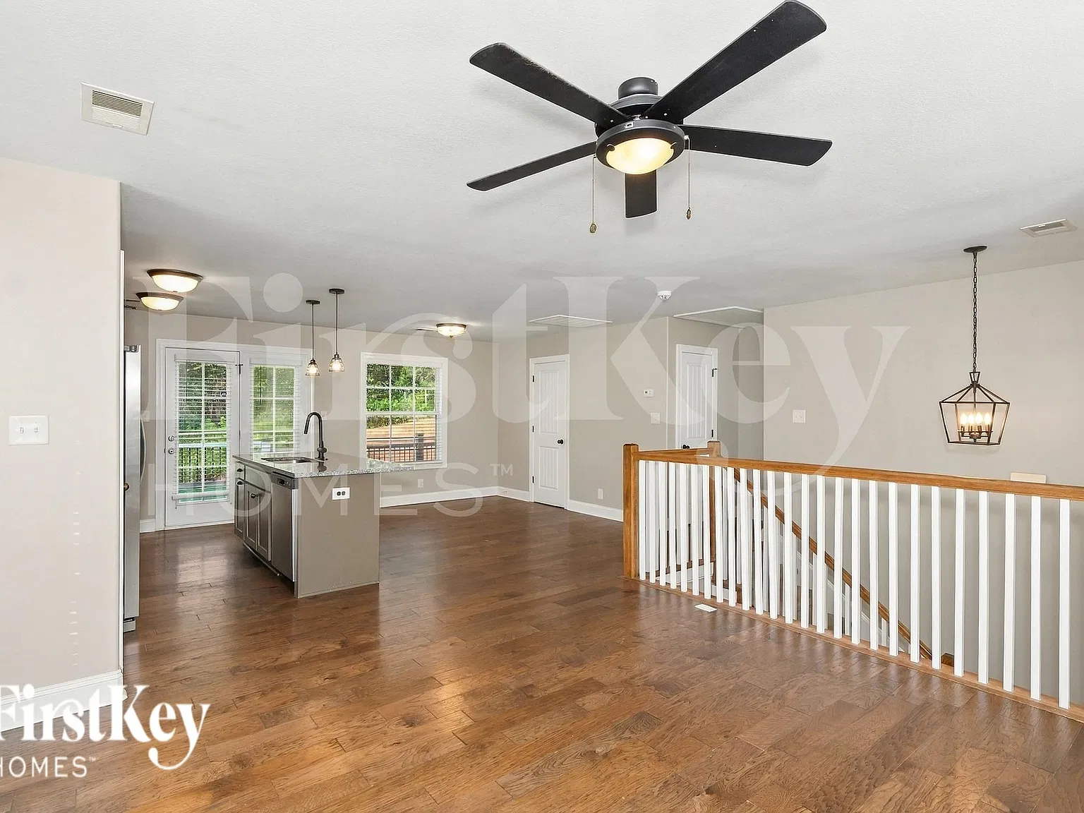 3 bed, 2.5 bath, 1557 sqft, $1,580 — Photo 4