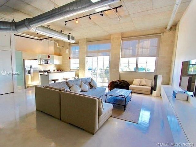 1st image of 410 1st Ave #504