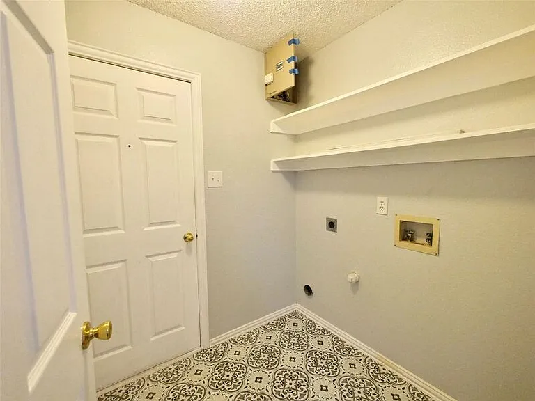 4502 Highlands Dr — Photo 20